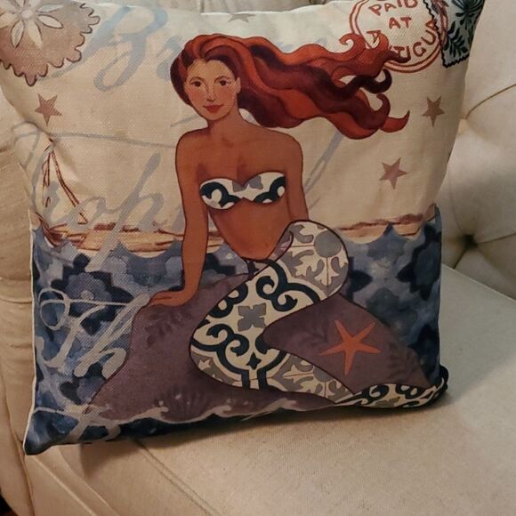 🧜🏼‍♀️Mermaid Linen Pillow - Picture 2 of 4